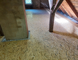 Zateplení půdy a zhotovení podlahy